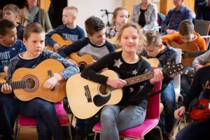 Opbrengst Zon op School naar Leerorkest