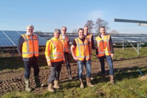 Zonnepanelen Brinkenweg liggen erop