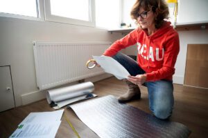Bespaar gas met radiatorfolie