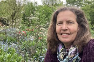 Een kleurrijke tuin vol rust en verrassingen in Hoog Soeren