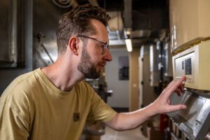 Bespaar energie in je bedrijf – praktische whitepaper voor MKB